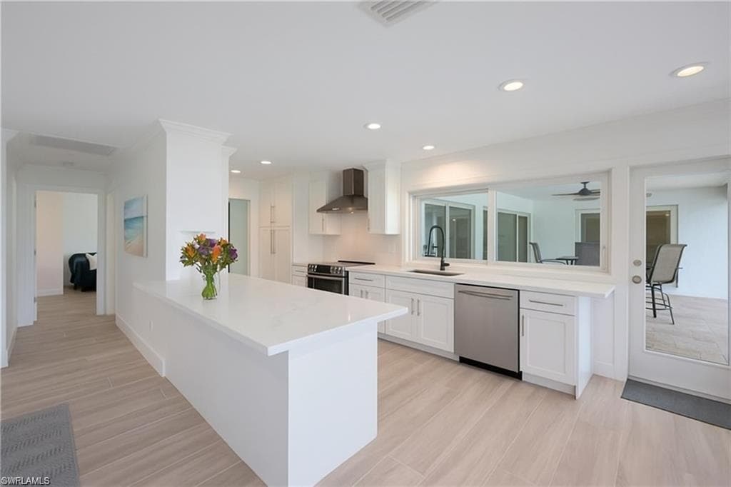 1250 Tuna Ct, Naples, FL 34102-13