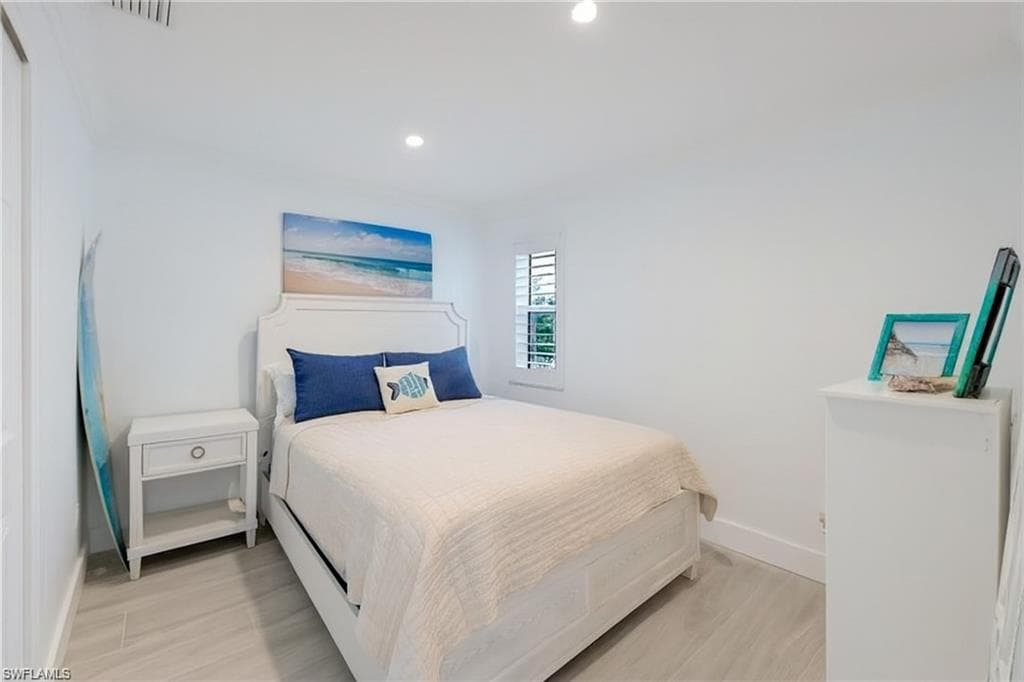 1250 Tuna Ct, Naples, FL 34102-19