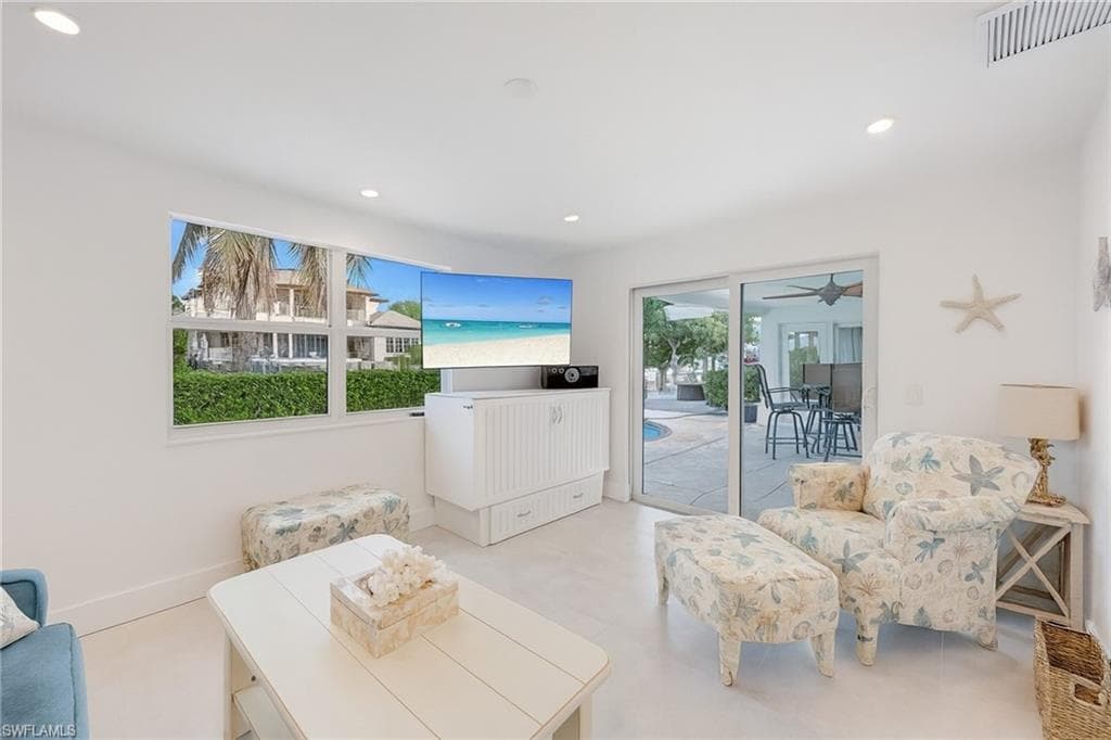 1250 Tuna Ct, Naples, FL 34102-22