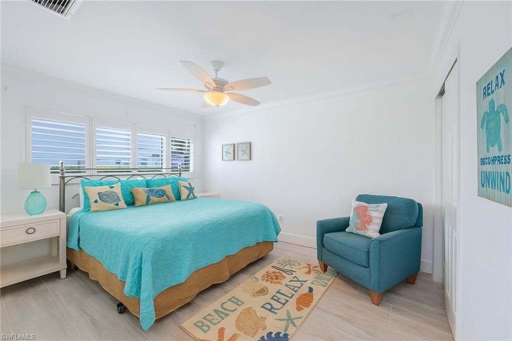 1250 Tuna Ct, Naples, FL 34102-25