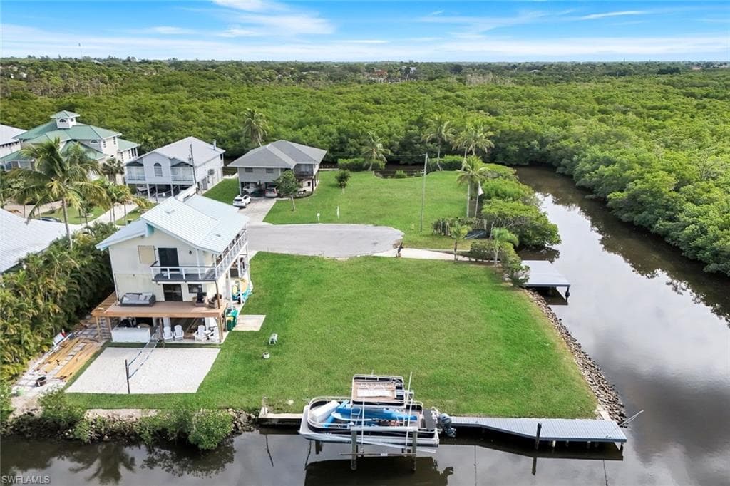 1277 Grand Canal Dr, Naples, FL 34110-9