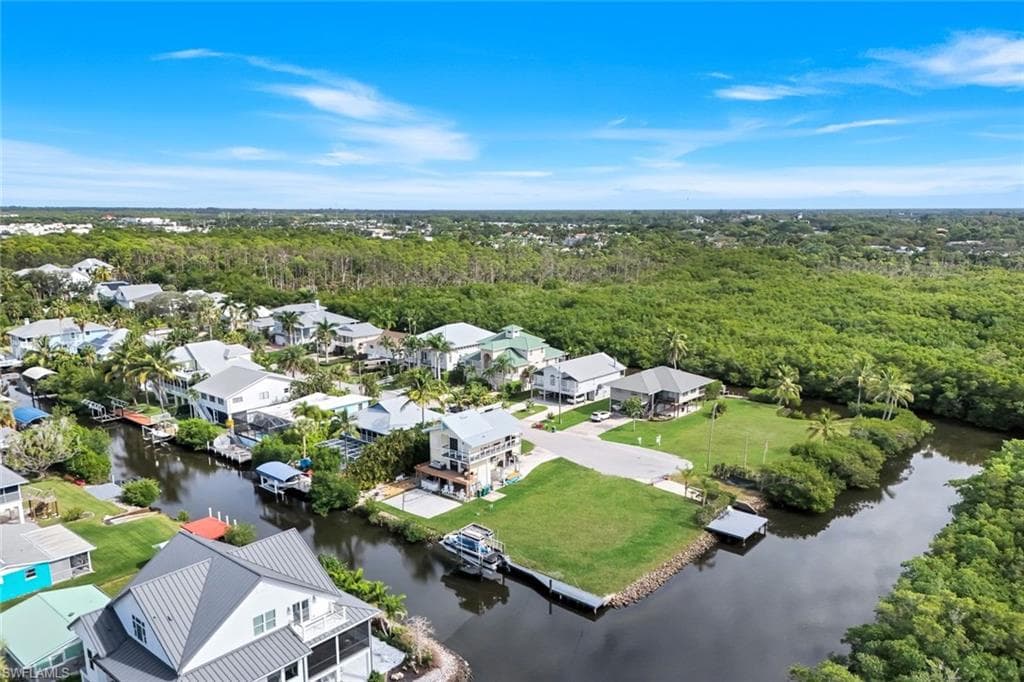 1277 Grand Canal Dr, Naples, FL 34110-17