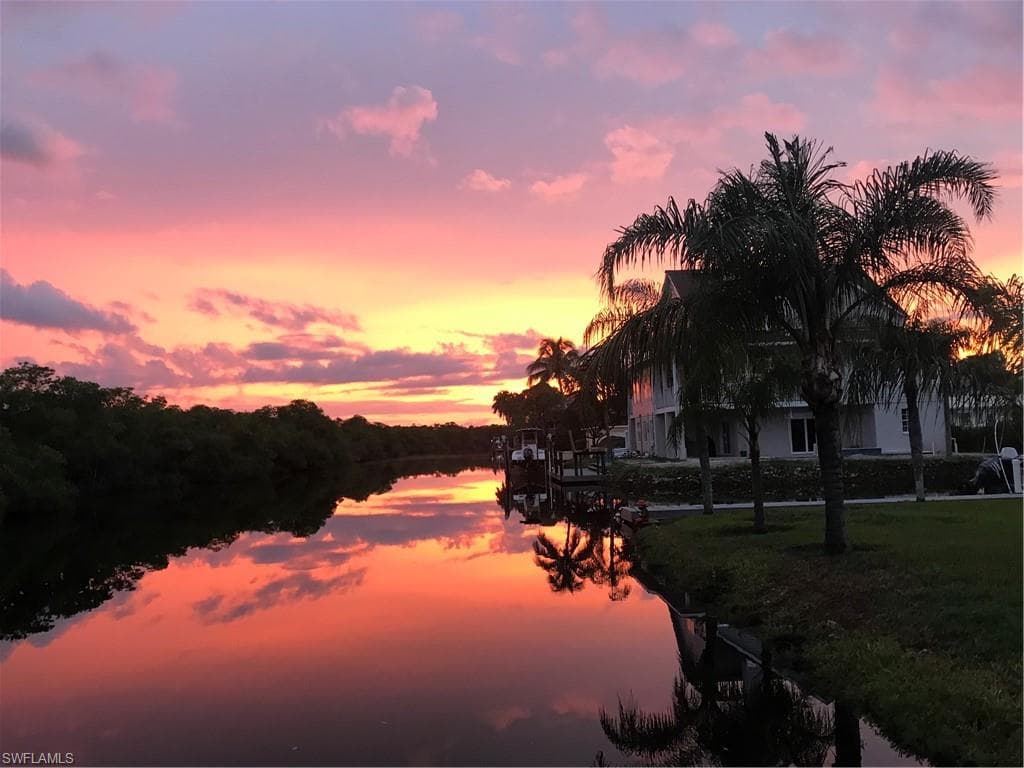 1277 Grand Canal Dr, Naples, FL 34110-1