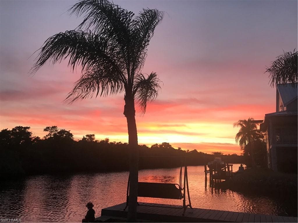 1277 Grand Canal Dr, Naples, FL 34110-4