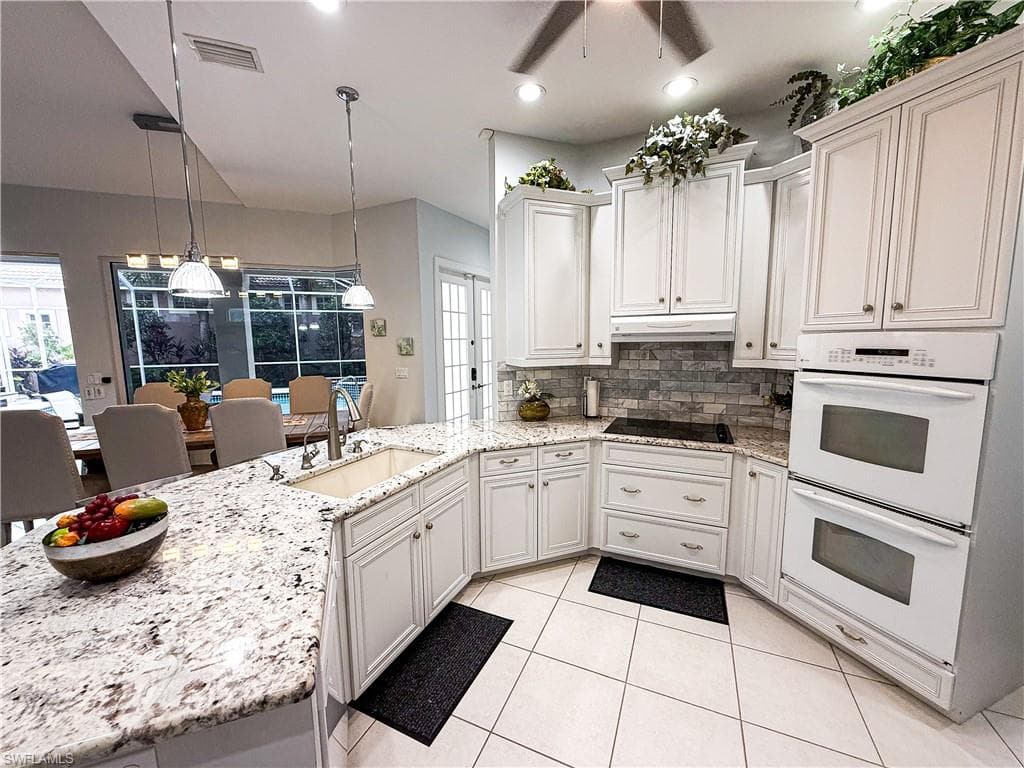 516 Eagle Creek Dr, Naples, FL 34113-11