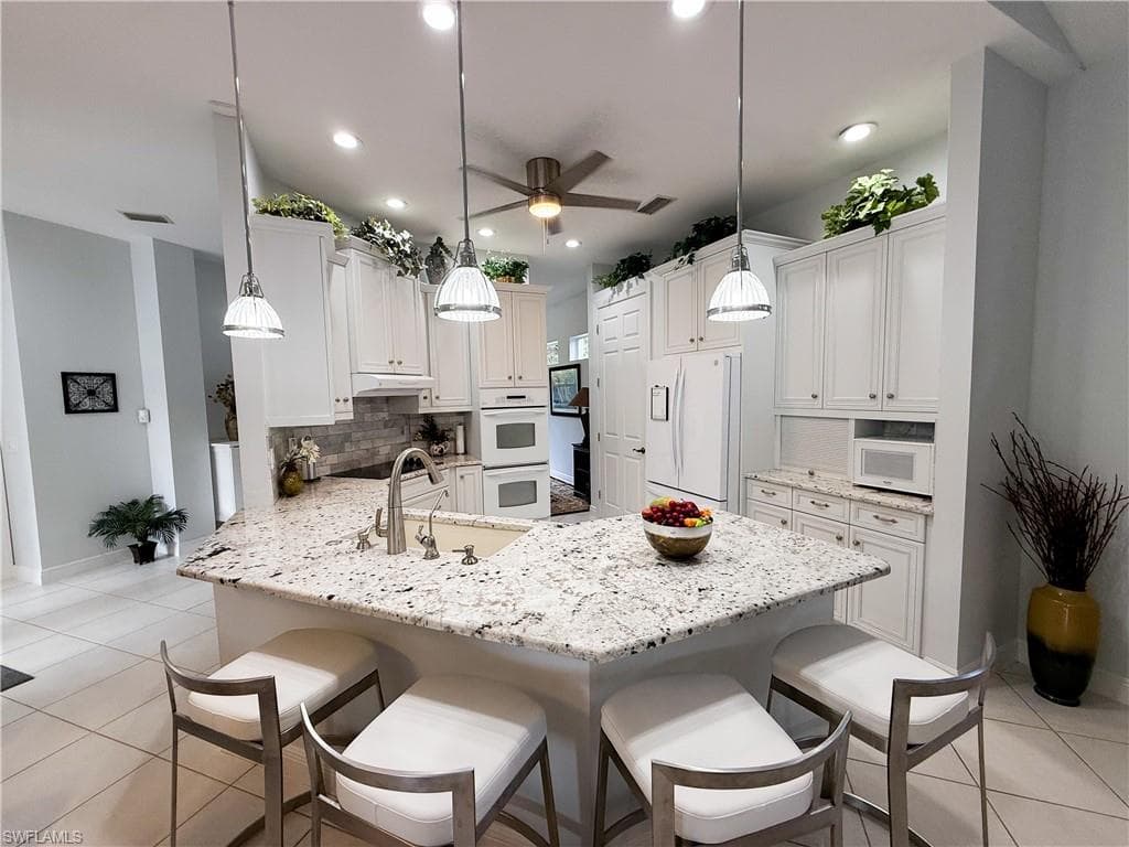 516 Eagle Creek Dr, Naples, FL 34113-12