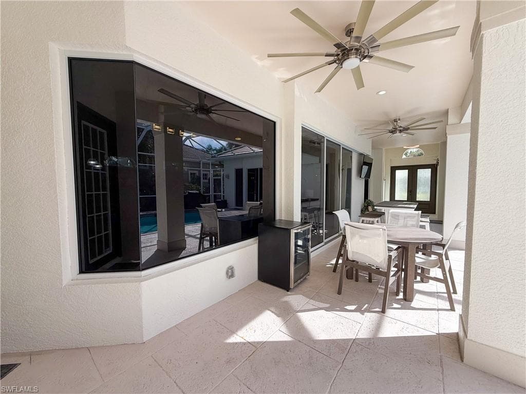 516 Eagle Creek Dr, Naples, FL 34113-6