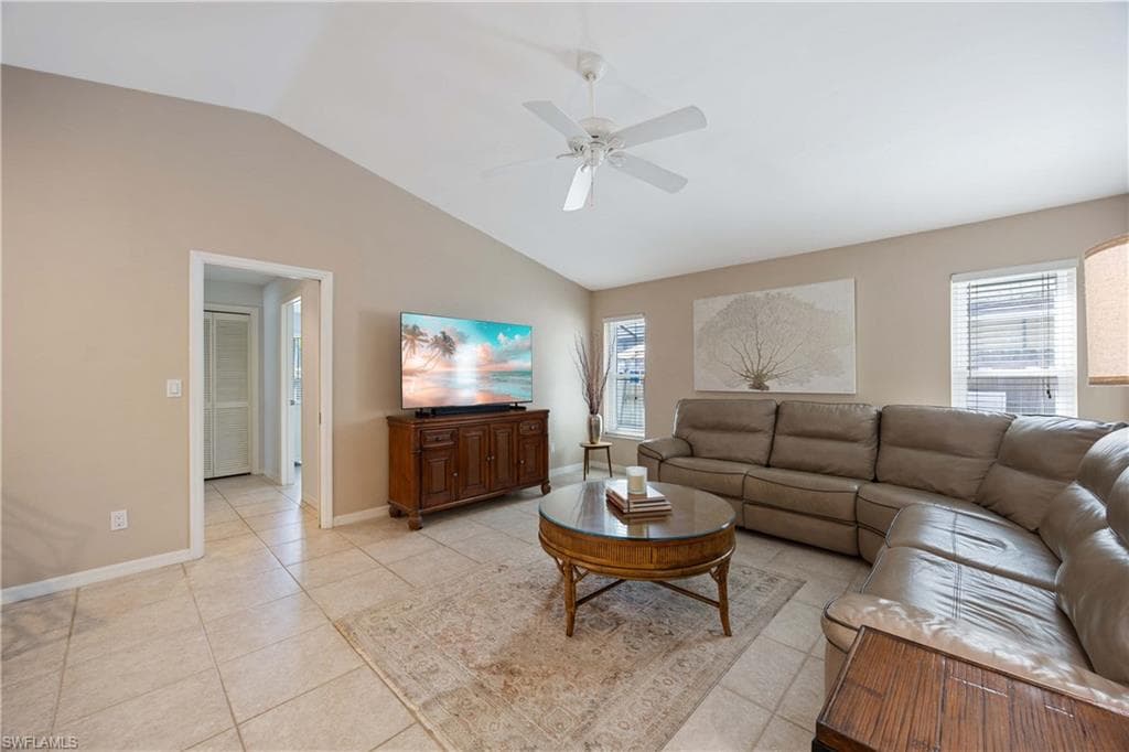 10381 Regent Cir, Naples, FL 34109-12