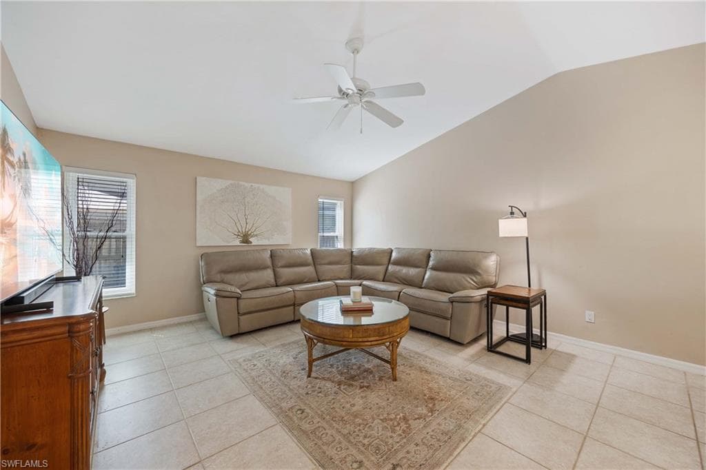10381 Regent Cir, Naples, FL 34109-13