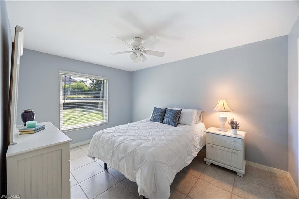 10381 Regent Cir, Naples, FL 34109-15