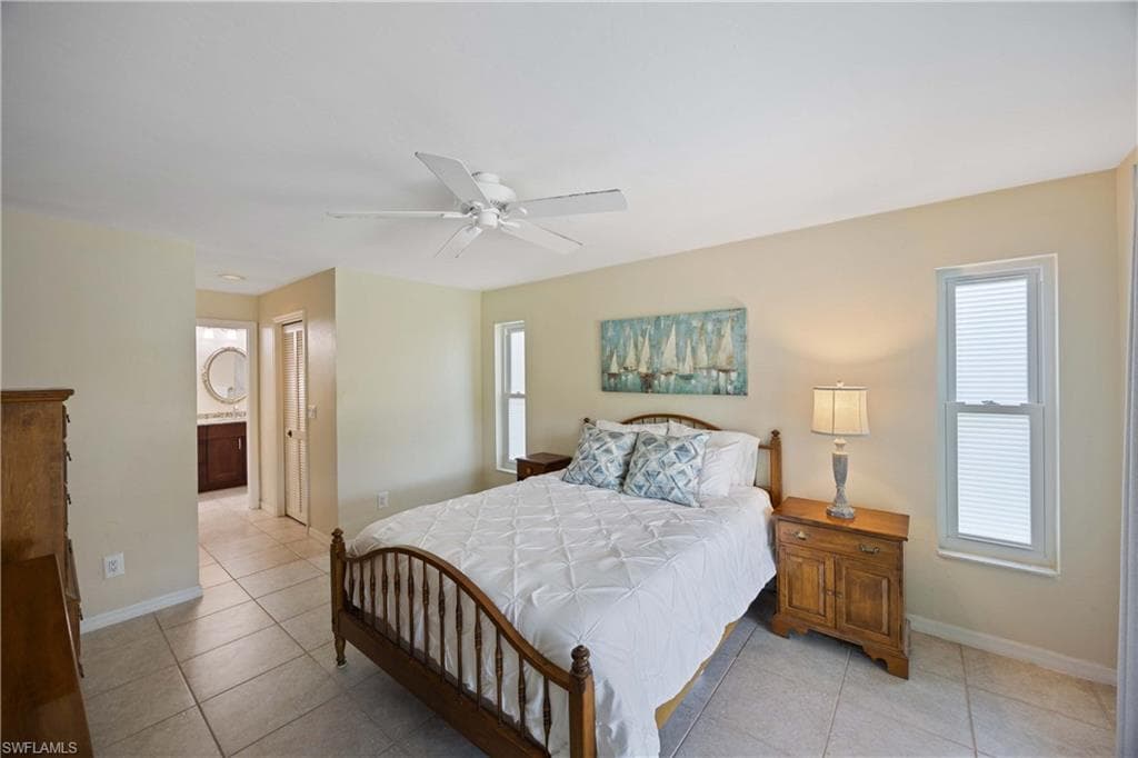 10381 Regent Cir, Naples, FL 34109-17