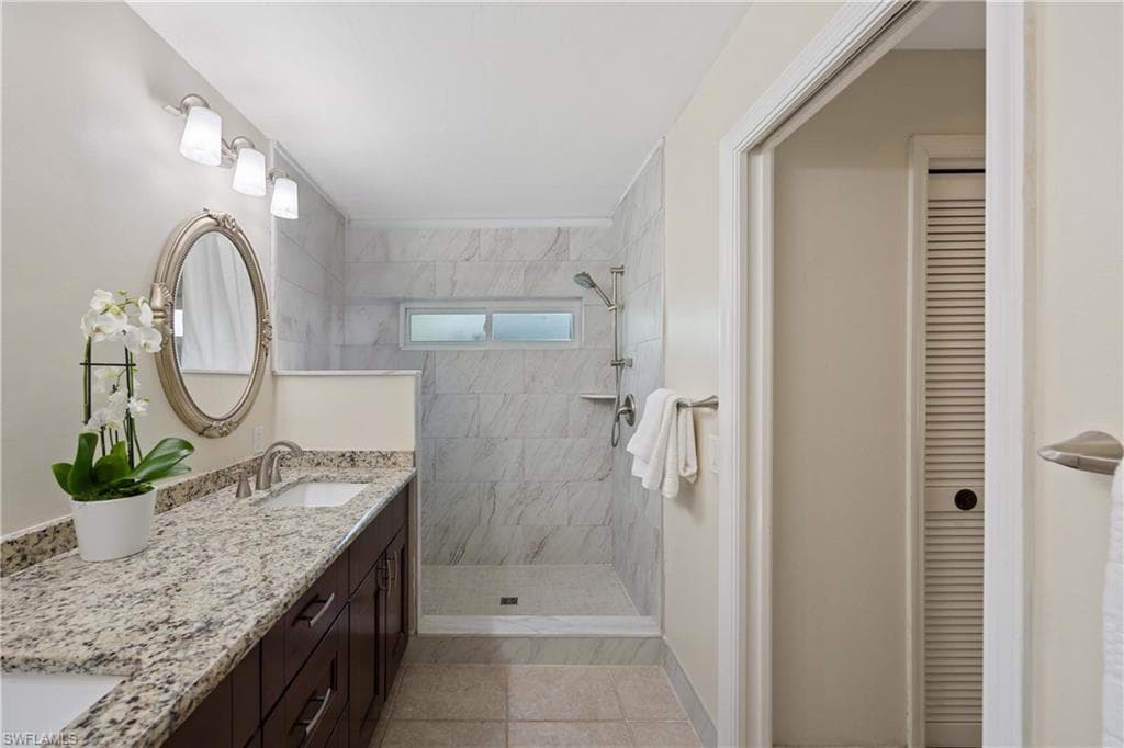 10381 Regent Cir, Naples, FL 34109-19