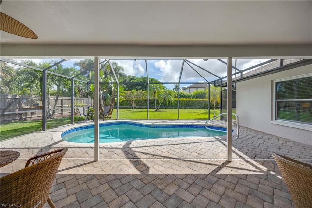 10381 Regent Cir, Naples, FL 34109-22