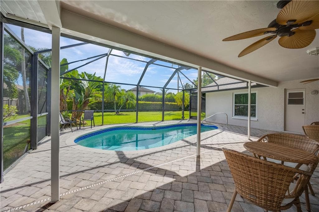 10381 Regent Cir, Naples, FL 34109-23