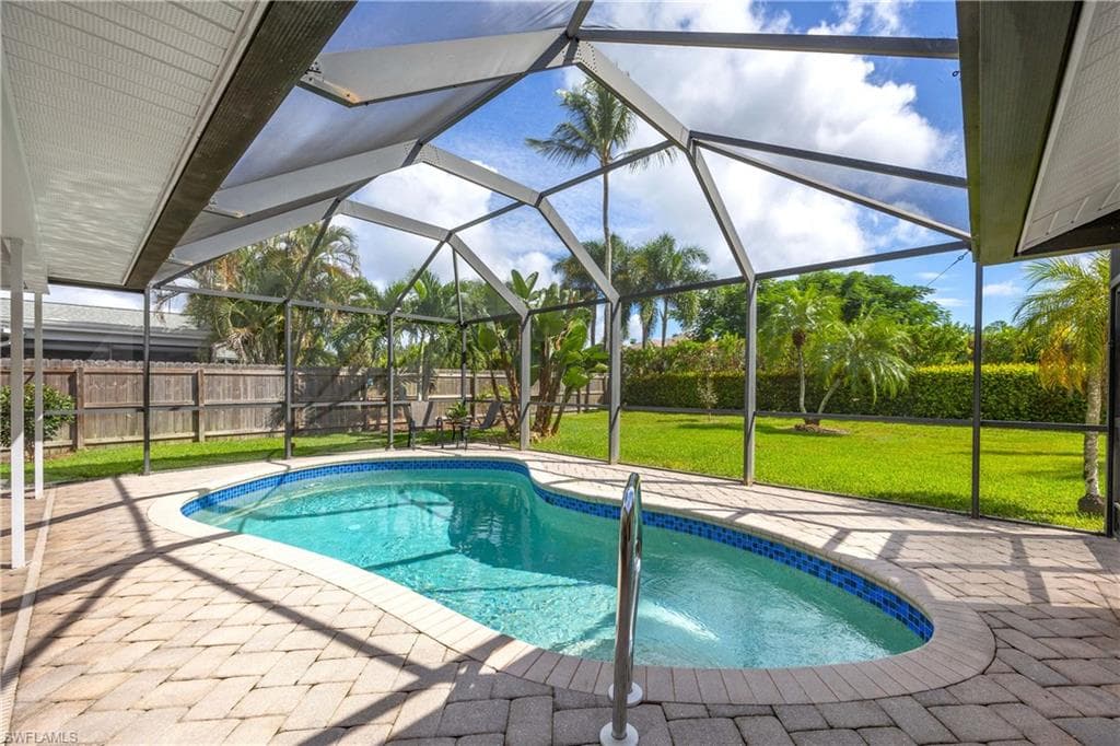 10381 Regent Cir, Naples, FL 34109-24
