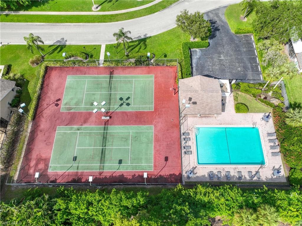 10381 Regent Cir, Naples, FL 34109-27