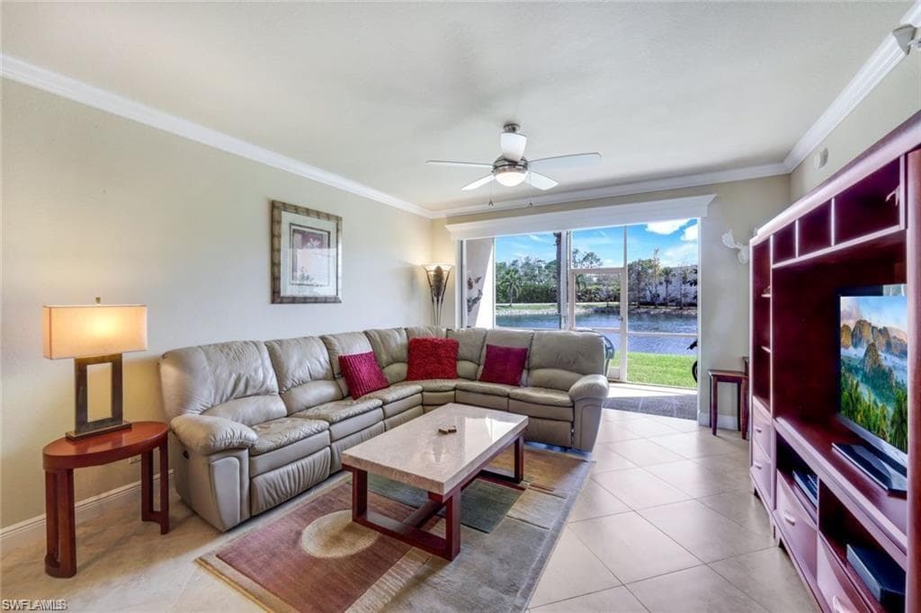 3250 Cypress Glen Way 404, Naples, FL 34109-8