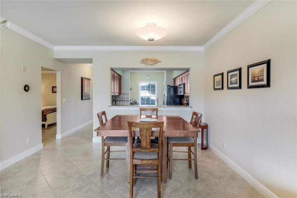 3250 Cypress Glen Way 404, Naples, FL 34109-13