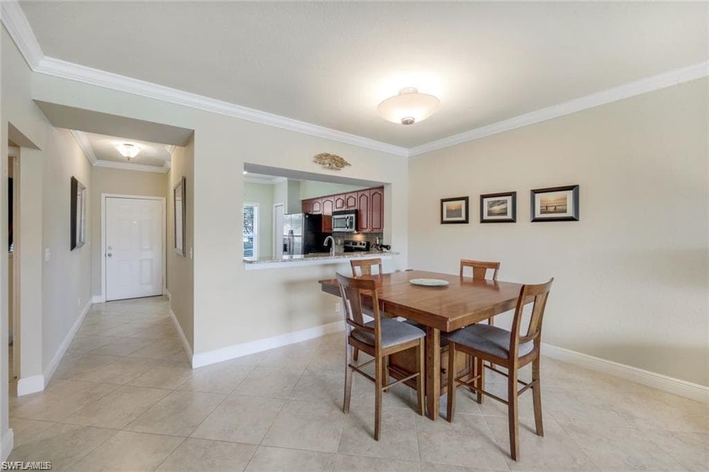 3250 Cypress Glen Way 404, Naples, FL 34109-15