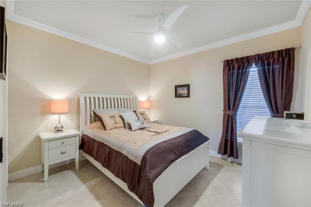 3250 Cypress Glen Way 404, Naples, FL 34109-20