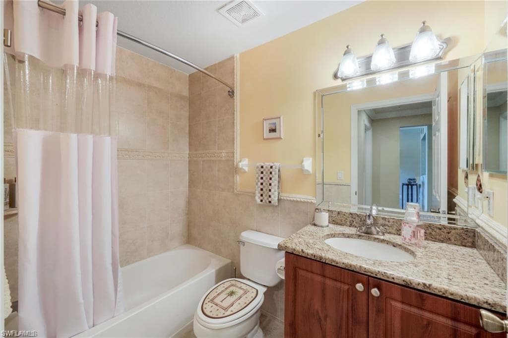 3250 Cypress Glen Way 404, Naples, FL 34109-21