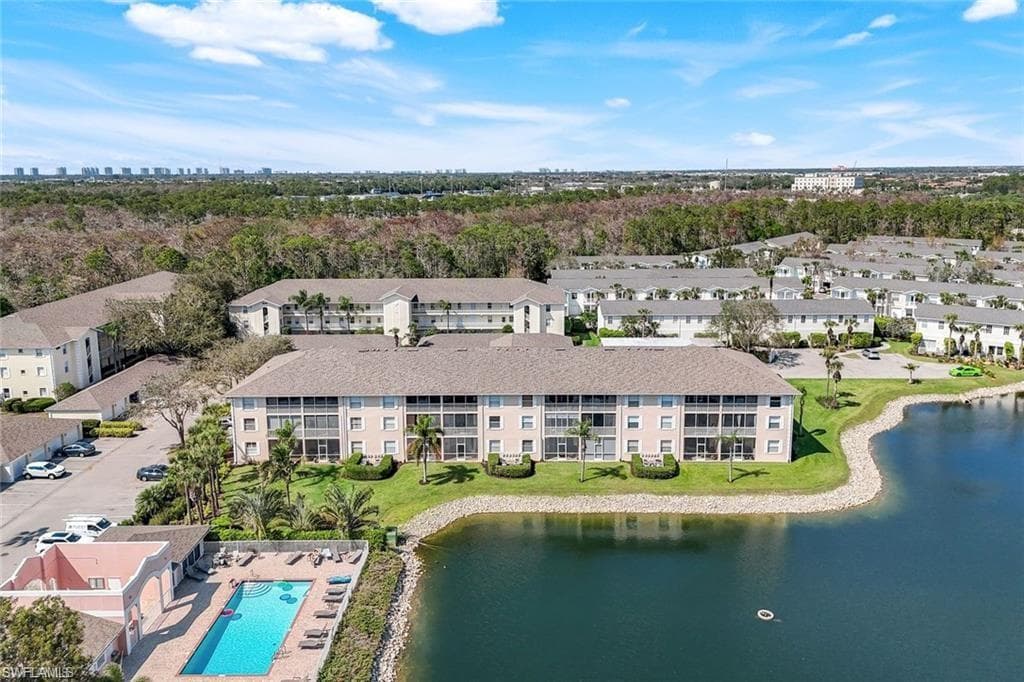 3250 Cypress Glen Way 404, Naples, FL 34109-32