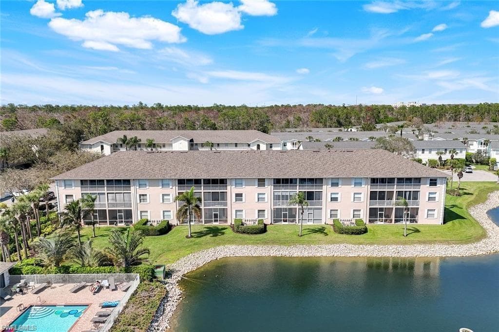 3250 Cypress Glen Way 404, Naples, FL 34109-33