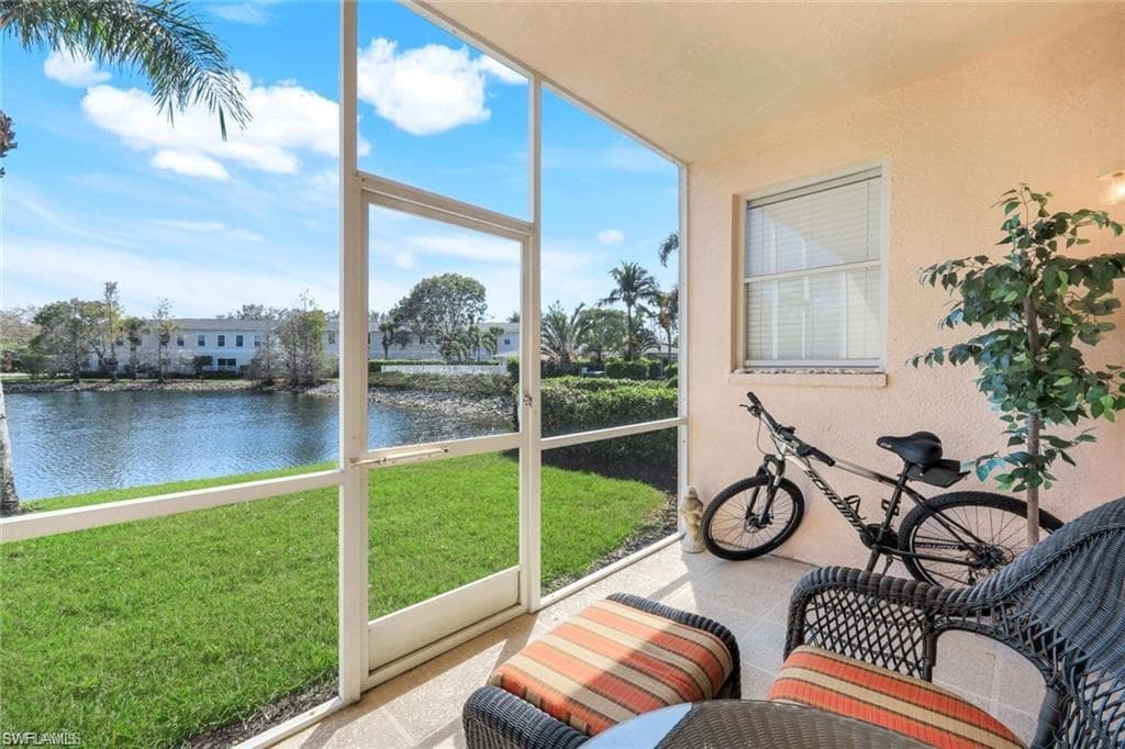 3250 Cypress Glen Way 404, Naples, FL 34109-2