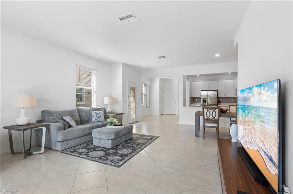 2850 Blossom Way, Naples, FL 34120-9