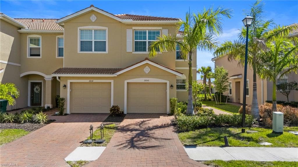 2850 Blossom Way, Naples, FL 34120-1