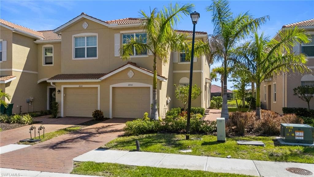 2850 Blossom Way, Naples, FL 34120-2
