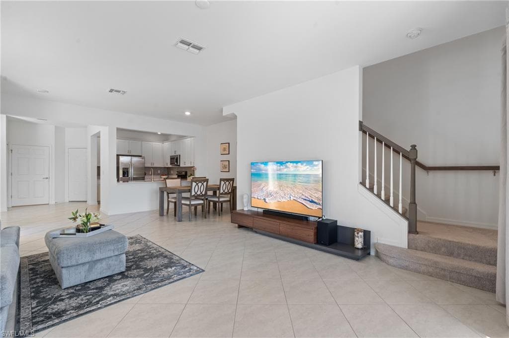 2850 Blossom Way, Naples, FL 34120-7