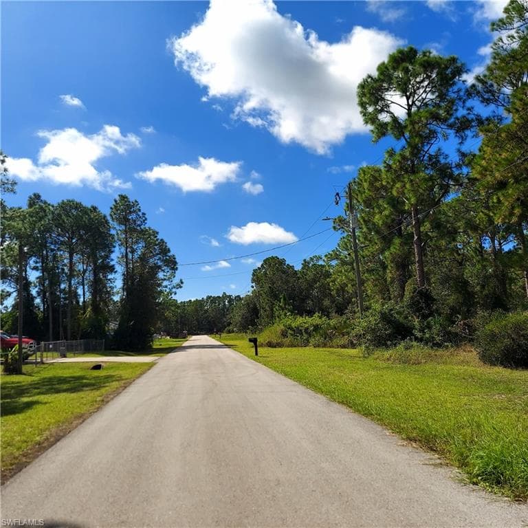 2111 Grayson Ave, Alva, FL 33920-1