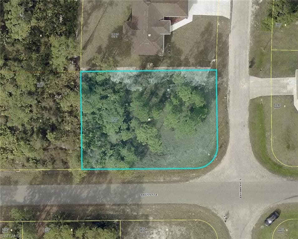 734 Bahama Ave S, Lehigh Acres, FL 33974-1
