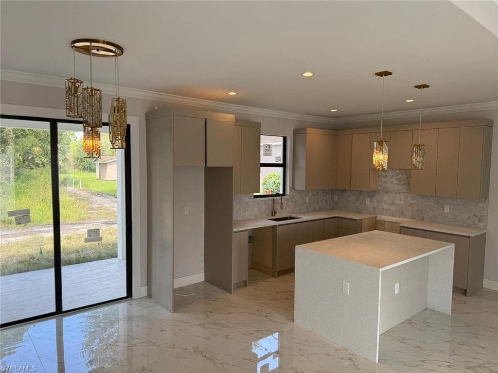 2741 39th Ave NE, Naples, FL 34120-5