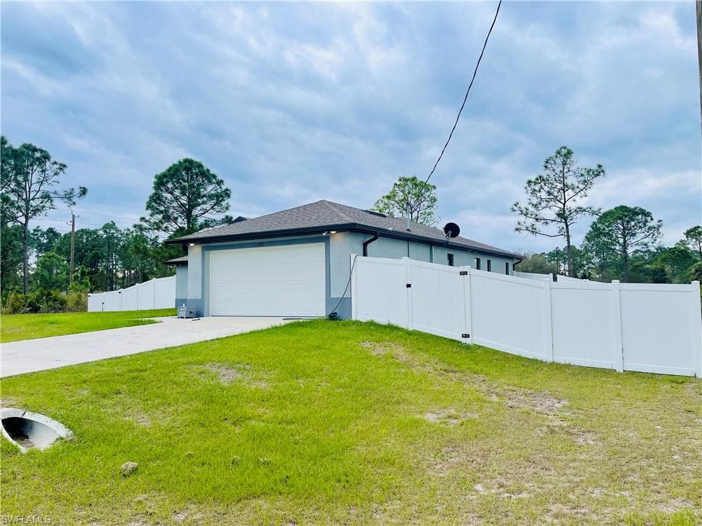 1703 Edison Ave, Lehigh Acres, FL 33972-8