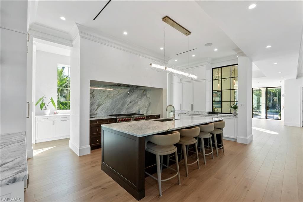 285 Central Ave, Naples, FL 34102-12