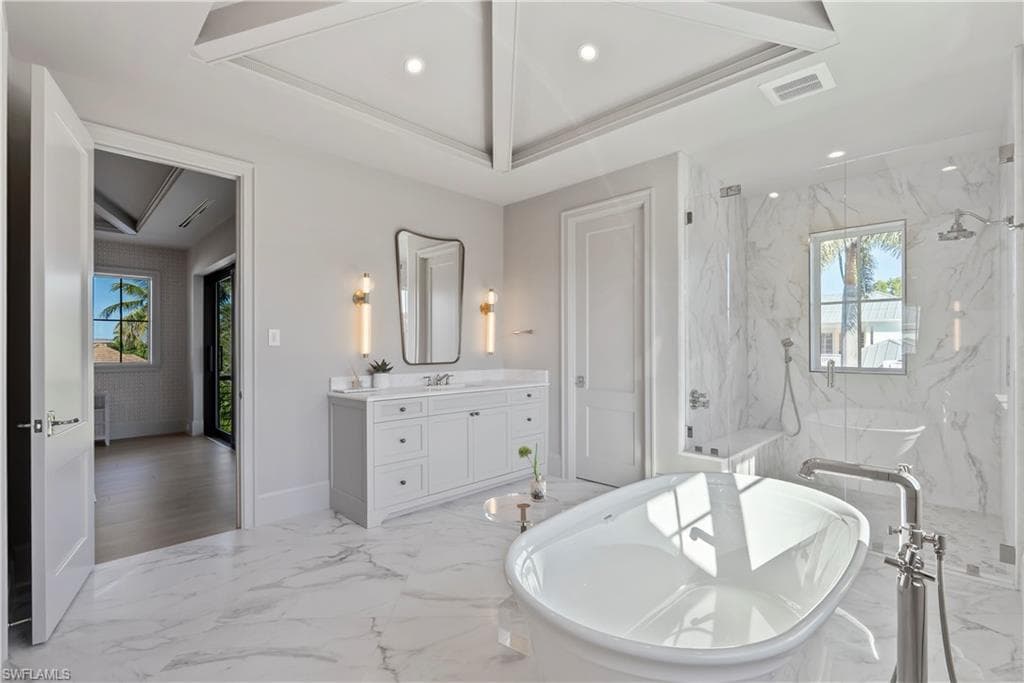 285 Central Ave, Naples, FL 34102-25