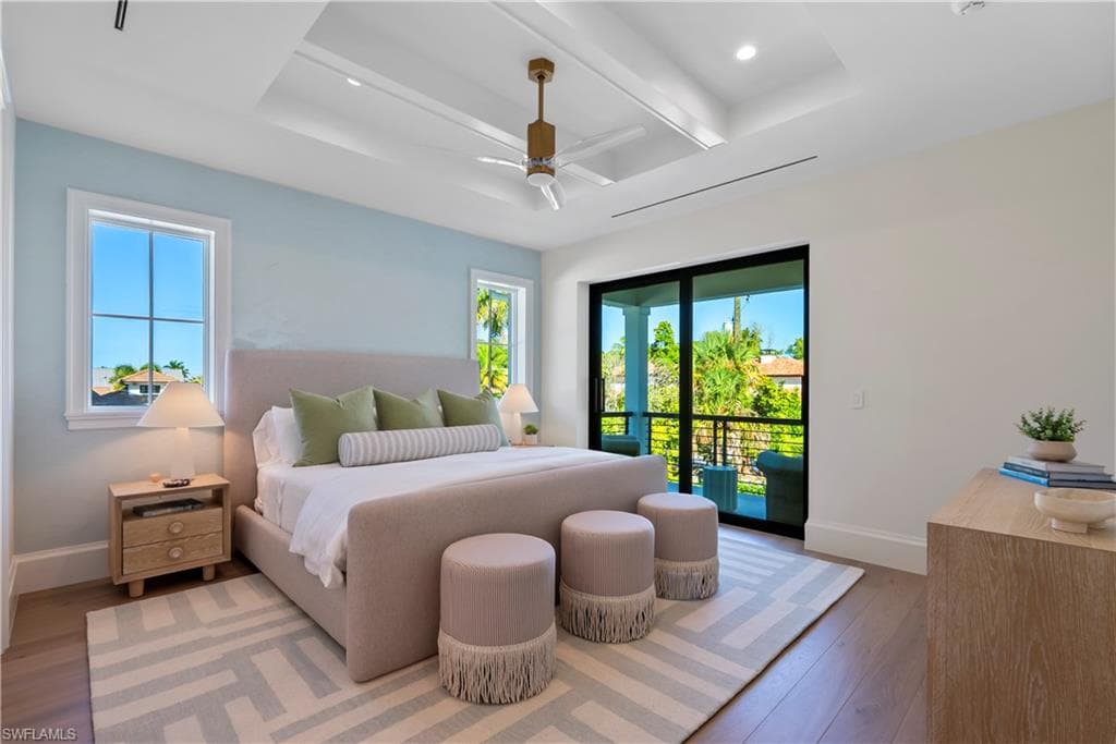 285 Central Ave, Naples, FL 34102-29