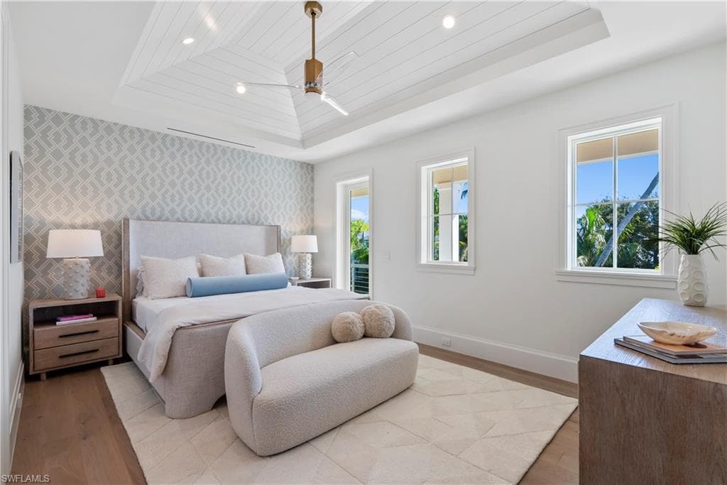 285 Central Ave, Naples, FL 34102-31