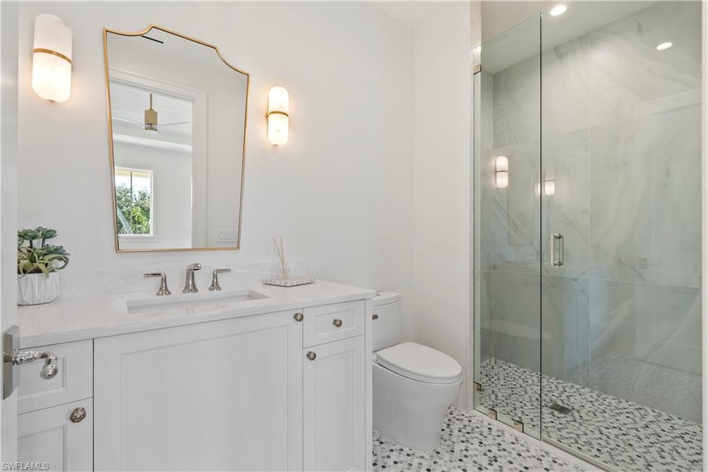 285 Central Ave, Naples, FL 34102-32