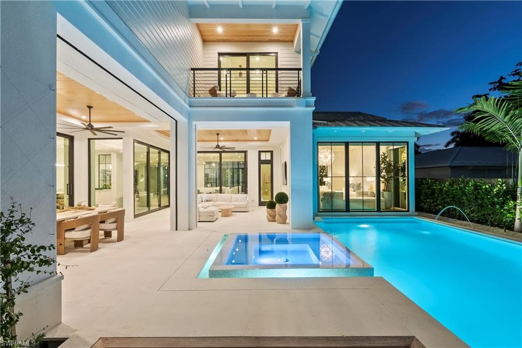 285 Central Ave, Naples, FL 34102-33