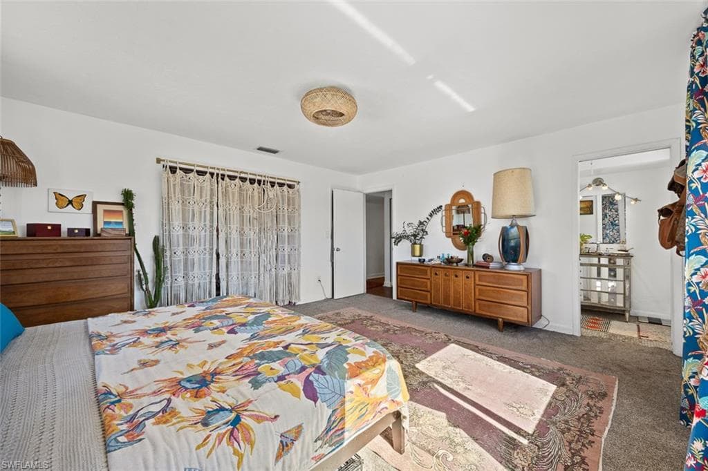 10602 Vanderbilt Dr, Naples, FL 34108-22