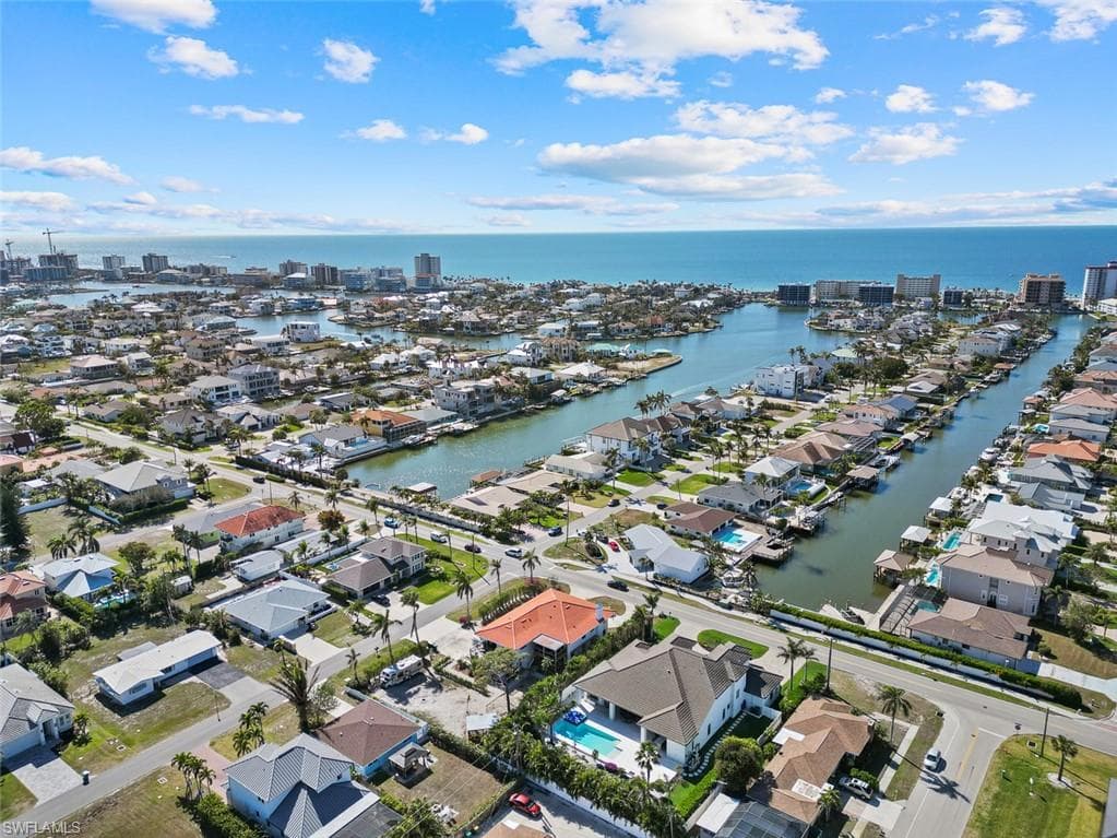 10602 Vanderbilt Dr, Naples, FL 34108-2