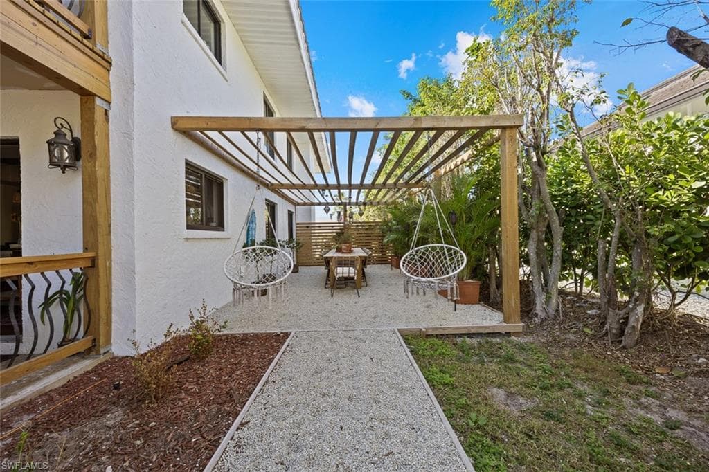 10602 Vanderbilt Dr, Naples, FL 34108-48