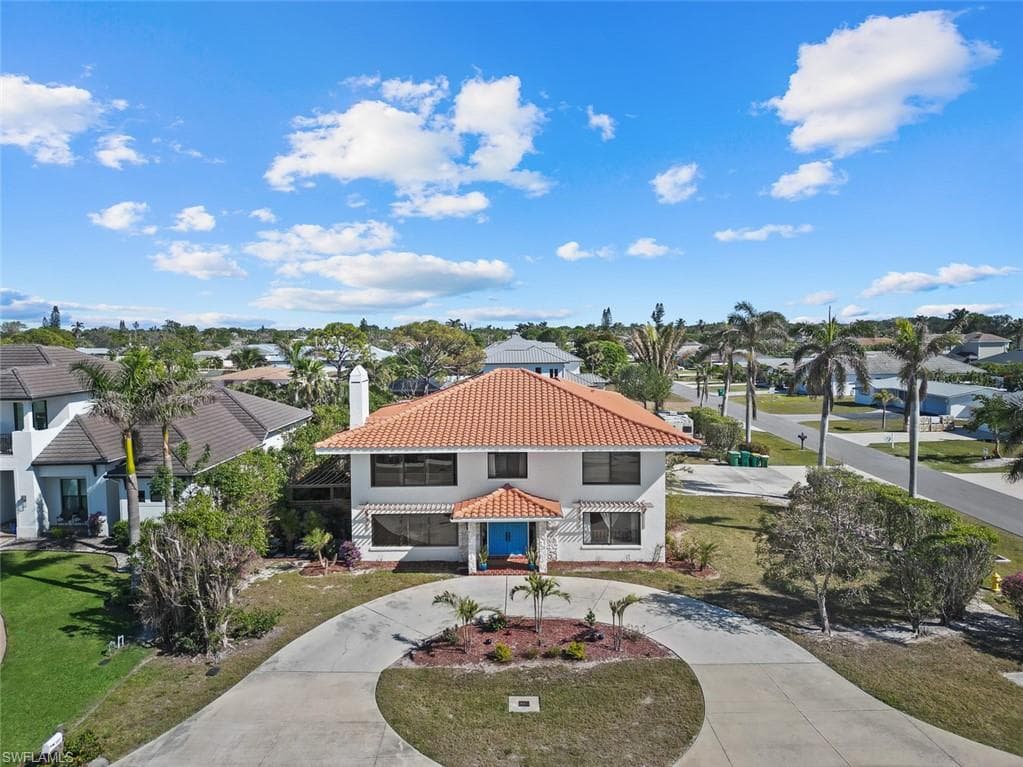 10602 Vanderbilt Dr, Naples, FL 34108-4