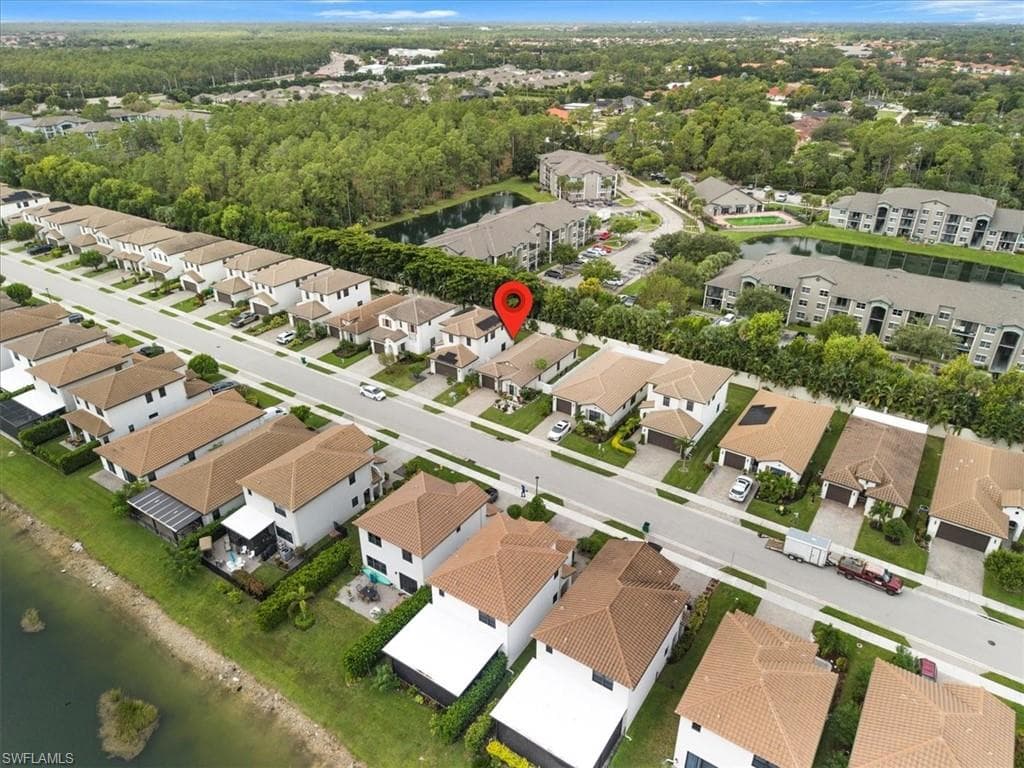 8805 Madrid Cir, Naples, FL 34104-9
