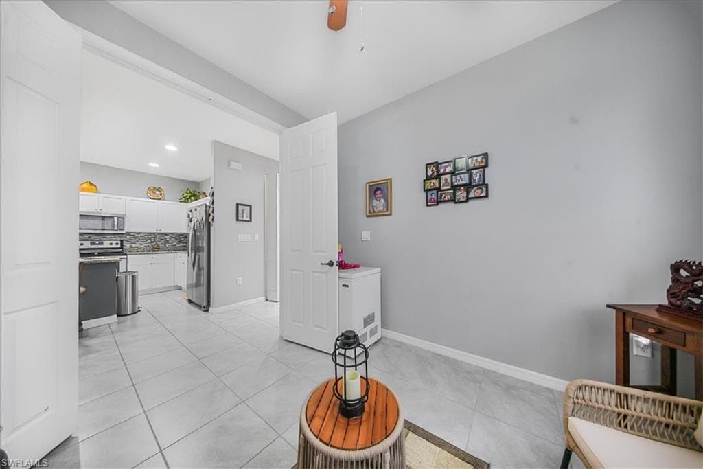 8805 Madrid Cir, Naples, FL 34104-17