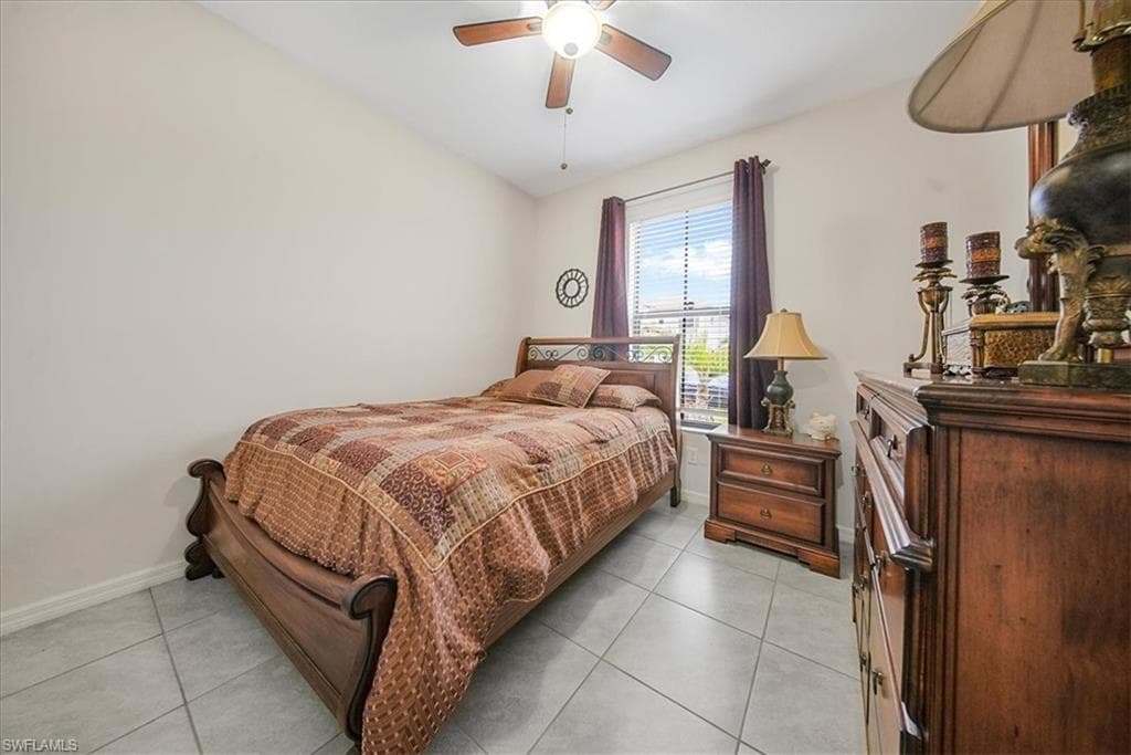 8805 Madrid Cir, Naples, FL 34104-33