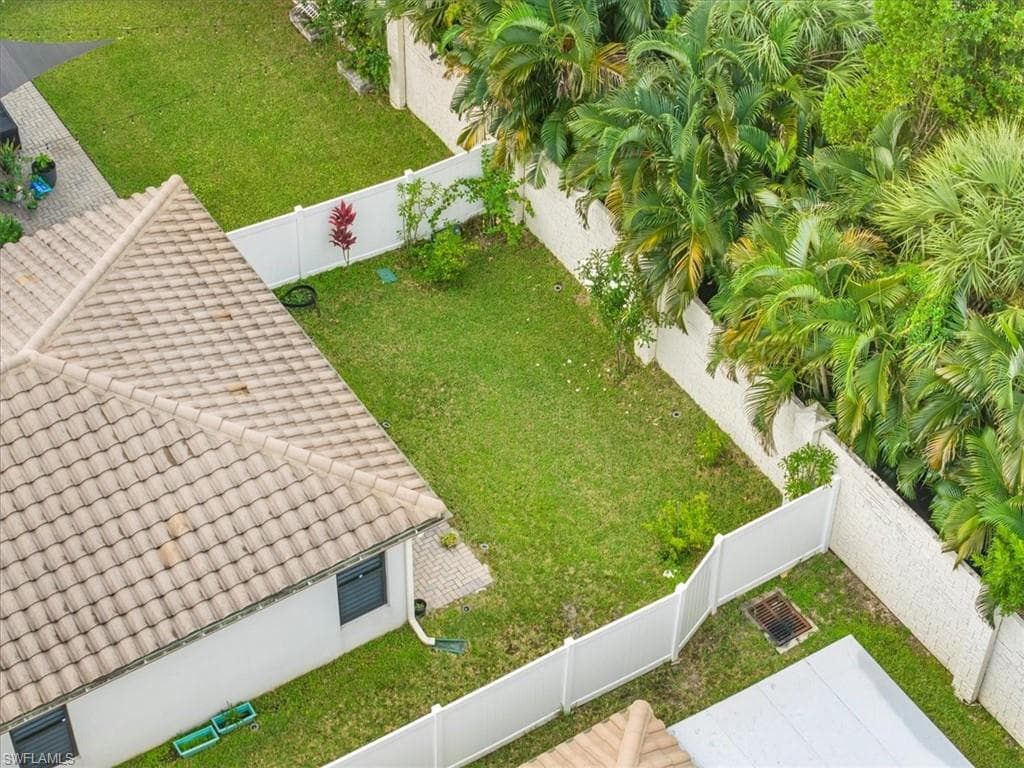 8805 Madrid Cir, Naples, FL 34104-36